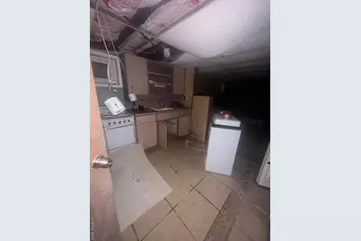 190 Burlington Avenue, Deer Park, NY 11729 - Photo 12