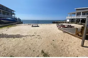881 Surf St, Lindenhurst, NY 11757 - Photo 16