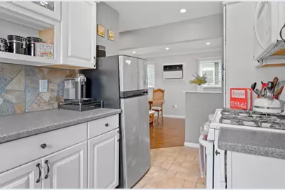 881 Surf Street, Lindenhurst, NY 11757 - Photo 6