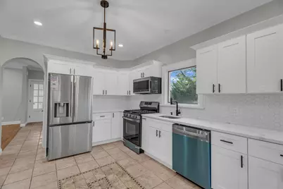 643 Deer Park Avenue, Babylon, NY 11702 - Photo 8