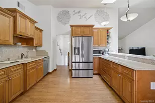 49 Raker Rd, Poughkeepsie, NY 12603 - Photo 6