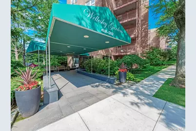 42-30 Douglaston Parkway #3L, Douglaston, NY 11363 - Photo 1