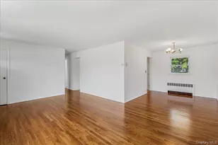 19 Dakota St, Hicksville, NY 11801 - Photo 8