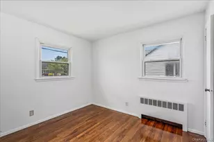 19 Dakota St, Hicksville, NY 11801 - Photo 16