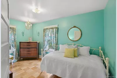 457 Secatogue Avenue, Farmingdale, NY 11735 - Photo 20