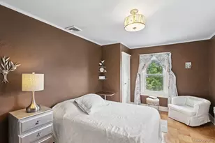 457 Secatogue Ave, Farmingdale, NY 11735 - Photo 16