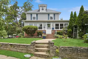 457 Secatogue Ave, Farmingdale, NY 11735 - Photo 2