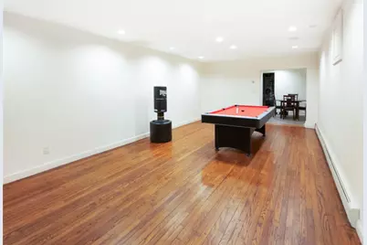 20 Sussex Road, Great Neck, NY 11020 - Photo 2