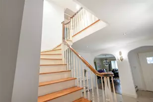 20 Sussex Rd, Great Neck, NY 11020 - Photo 26