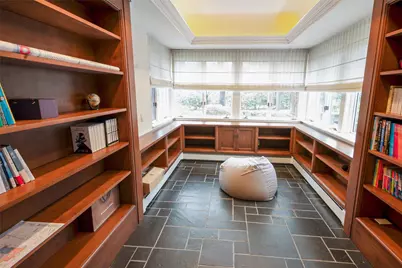 20 Sussex Road, Great Neck, NY 11020 - Photo 8