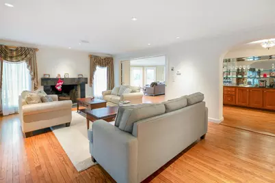 20 Sussex Road, Great Neck, NY 11020 - Photo 10