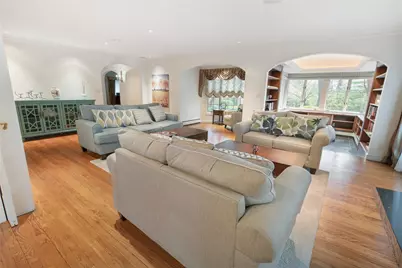 20 Sussex Road, Great Neck, NY 11020 - Photo 6