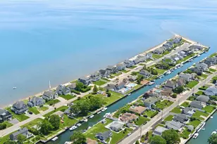 9 Shinnecock Rd, East Quogue, NY 11942 - Photo 32