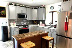 11 Duryea Pl, Lynbrook, NY 11563 - Photo 4