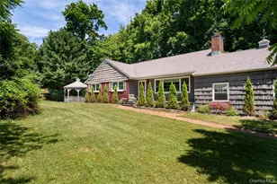 11 Quaker Path, Stony Brook, NY 11790 - Photo 2