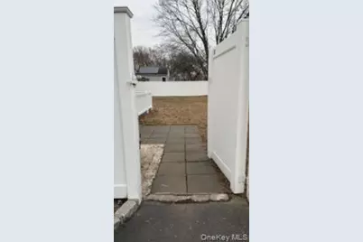 805 Doane Avenue, Bellport, NY 11713 - Photo 16