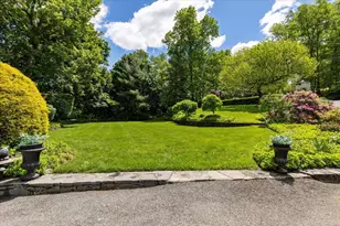 31 Colonial Rd, White Plains, NY 10605 - Photo 22