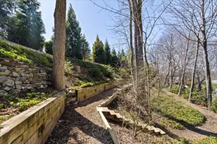 31 Colonial Rd, White Plains, NY 10605 - Photo 24