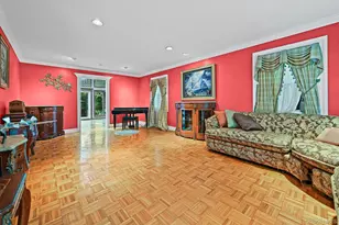 23 Pettit Dr, Dix Hills, NY 11746 - Photo 10