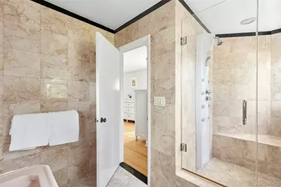 107 California Avenue, Freeport, NY 11520 - Photo 18