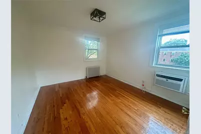 75-22 255th Street #2nd Floor, Glen Oaks, NY 11004 - Photo 6