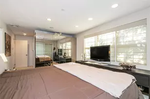 1 Portico Ct, Great Neck, NY 11021 - Photo 22