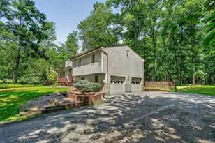 98 Wildwood Cir, Bloomingburg, NY 12721 - Photo 2
