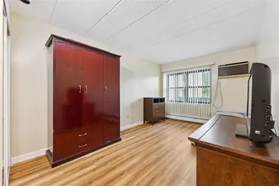 75-22 Parsons Boulevard #D2, Fresh Meadows, NY 11366 - Photo 10