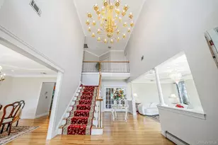 3 Kohlsaat Ct, Smithtown, NY 11787 - Photo 4