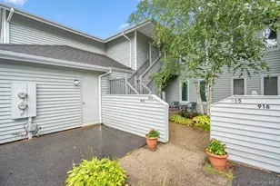 914 Fenway Rd, Saint James, NY 11780 - Photo 4