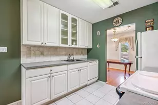 914 Fenway Rd, Saint James, NY 11780 - Photo 16