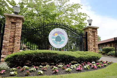 47 Midwood Cross, East Hills, NY 11576 - Photo 6