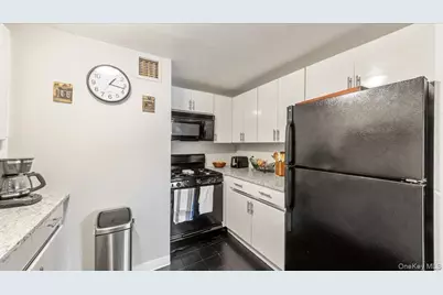 1020 Warburton Avenue #9C, Yonkers, NY 10701 - Photo 14