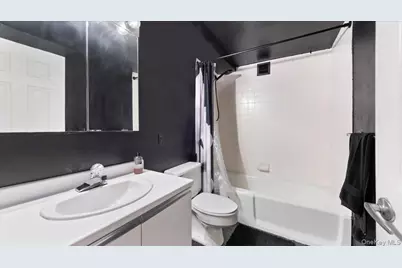 1020 Warburton Avenue #9C, Yonkers, NY 10701 - Photo 10