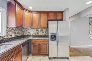 281 Carlls Path, Deer Park, NY 11729 - Photo 10