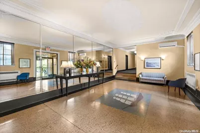 1 Meadow Drive #3D, Woodmere, NY 11598 - Photo 4