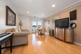 600 Clarence Ave, Bronx, NY 10465 - Photo 8