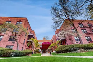 1015 Old Post Rd, Mamaroneck, NY 10543 - Photo 2