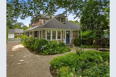 163 Halsey Street, Southampton, NY 11968 - Photo 2