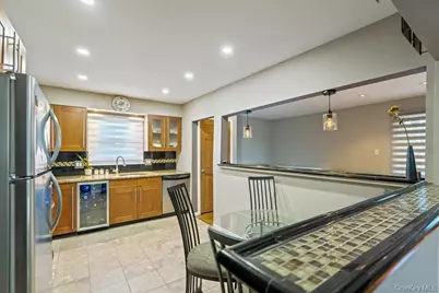 95 Foster Avenue, Valley Stream, NY 11580 - Photo 14