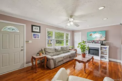 17 Maplewood Boulevard, Suffern, NY 10901 - Photo 12