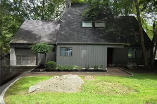 69 Mitchell Rd, Somers, NY 10589 - Photo 2