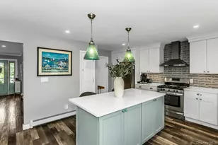 10 Garfield Pl, Massapequa, NY 11758 - Photo 8