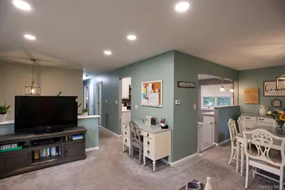 21 Edgebrook Lane, Airmont, NY 10952 - Photo 8