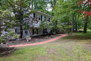 21 Edgebrook Ln, Airmont, NY 10952 - Photo 2