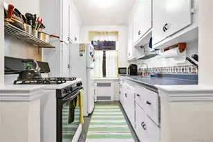 84-51 Beverly Rd, Kew Gardens, NY 11415 - Photo 8