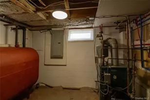 37 Amsterdam St, Huntington, NY 11743 - Photo 24