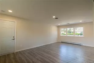 37 Amsterdam St, Huntington, NY 11743 - Photo 6