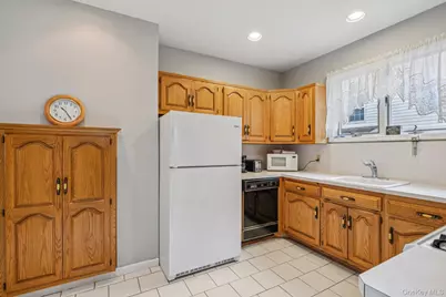 402 N Village Avenue, Rockville Centre, NY 11570 - Photo 32