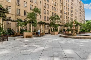 340 W 57th St, New York, NY 10019 - Photo 22